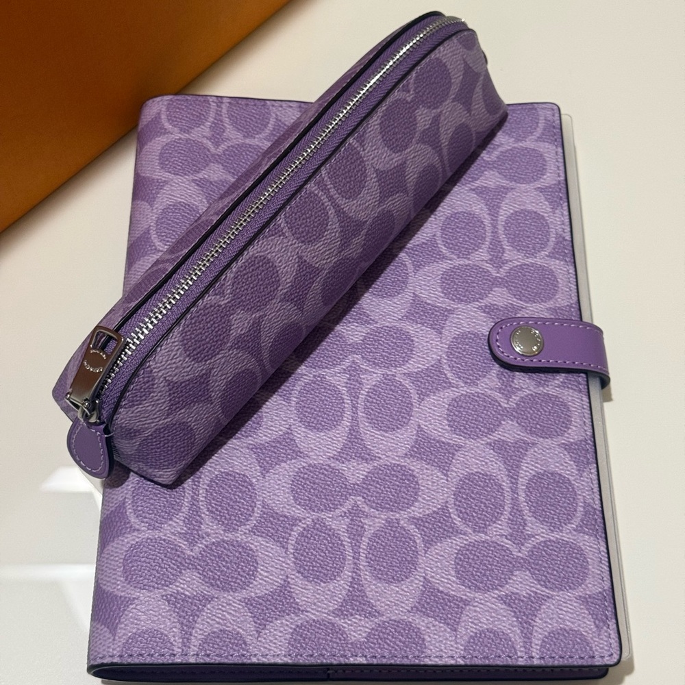 🔥Authentic Coach Pencil Case In Signature Canvas🔥